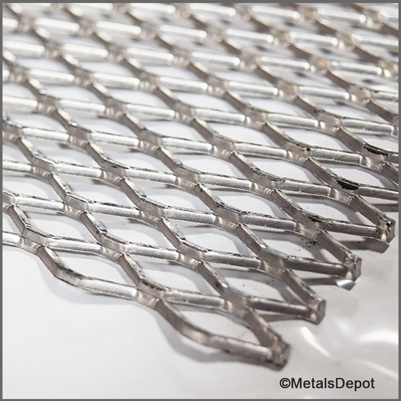 Aluminium expanding MESH  800mm x 250mm *** 2 pieces*** 32 x 14mm raised lipped 